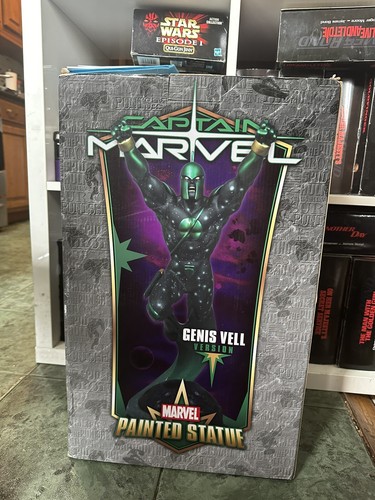 Captain marvel classic - marvel,